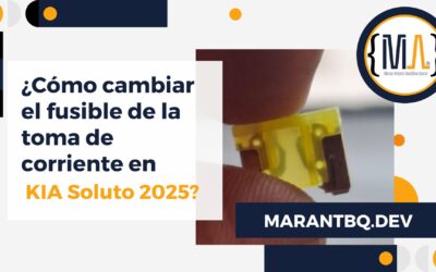 ¿Cómo cambiar el fusible de la toma de corriente en un KIA Soluto 2025?